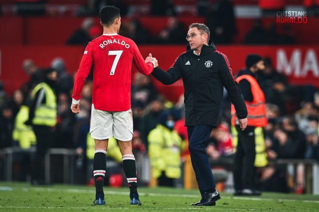 世界杯手机高清观看软件-曼联高位逼抢问题②:进攻缺乏纵深,逼抢事倍功半!